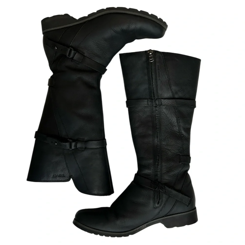 Teva women’s Size US 8.5 / EU 39.5 waterproof black leather boots. Style 1003011